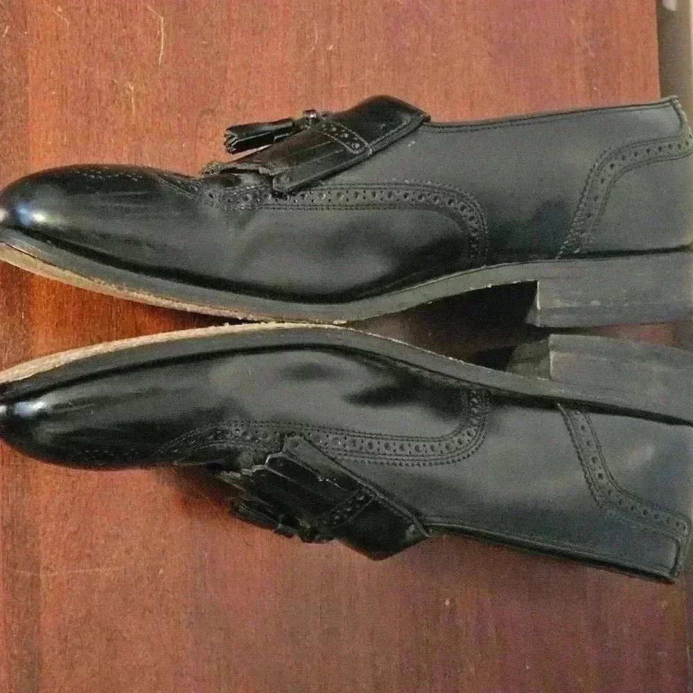 Florsheim Kiltie Tassle Leather Wingtip shoe Size 12D EUC